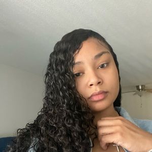 Meet your Posher, Tiosha